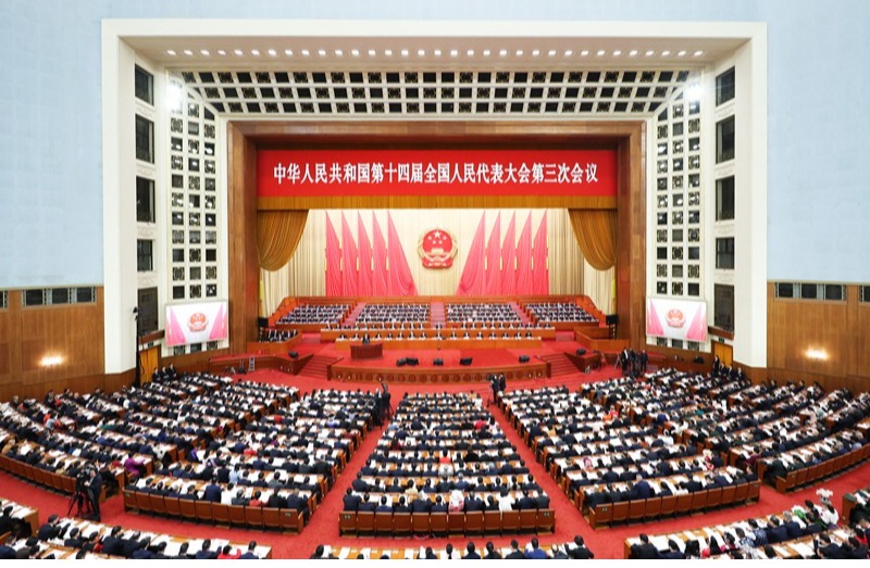 【综合新闻】湖南大学师生热议全国两会